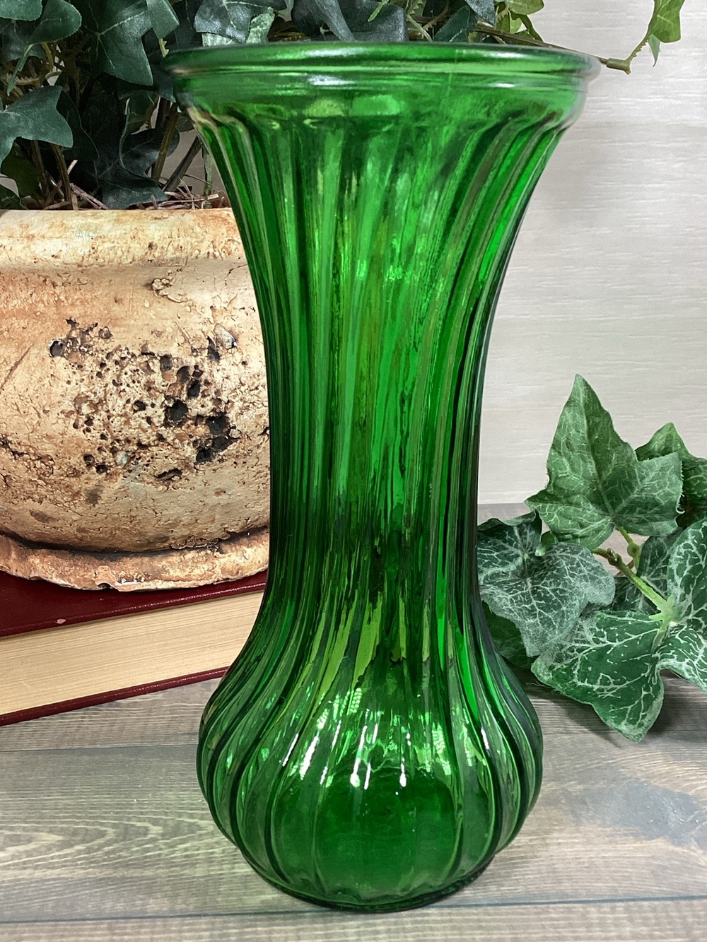 Vintage Hoosier Emerald Green Glass Flower Vase Ribbed Swirl Pattern